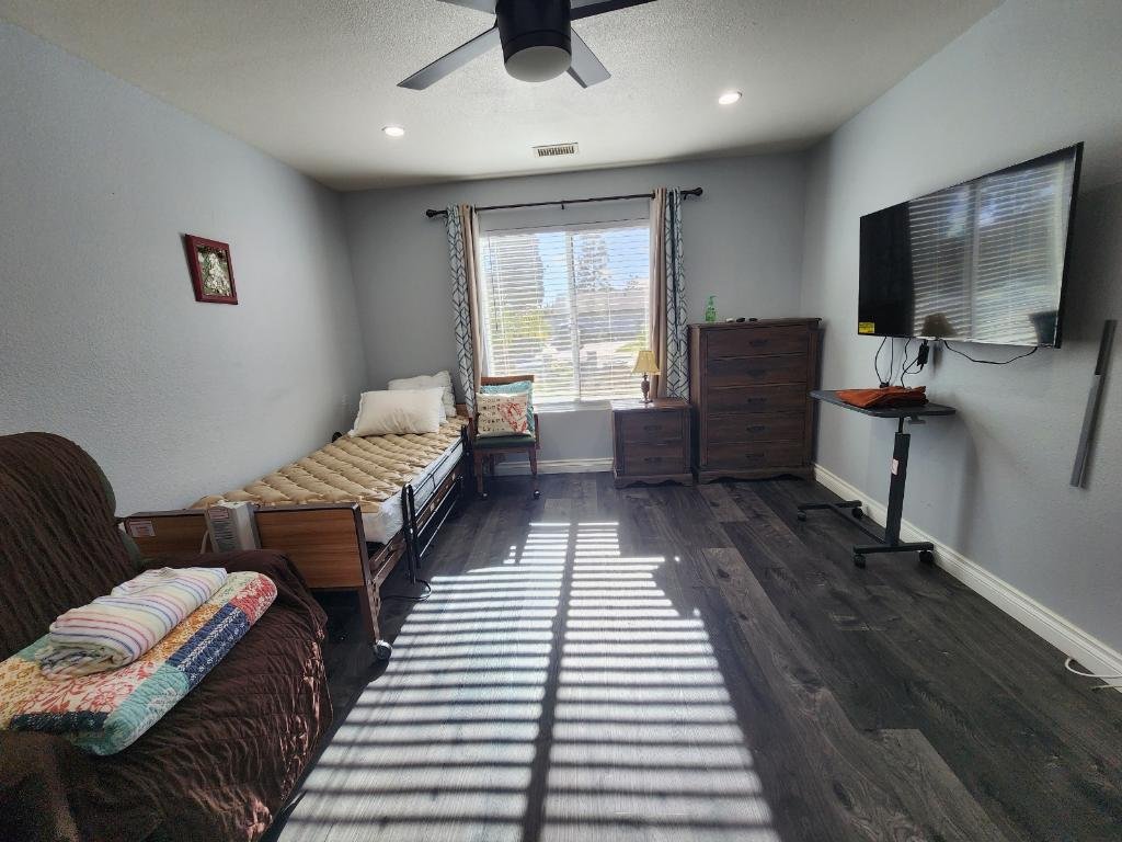 8-Pacifica-Cottage