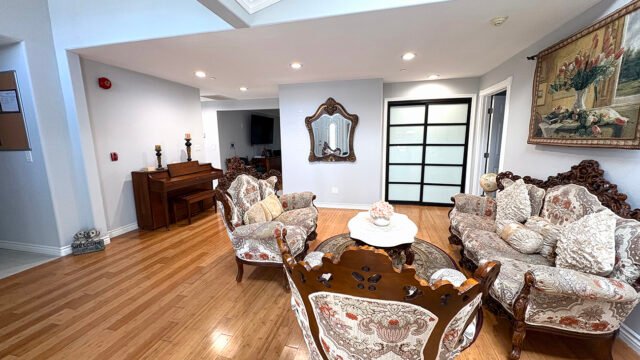 spartan-livingroom